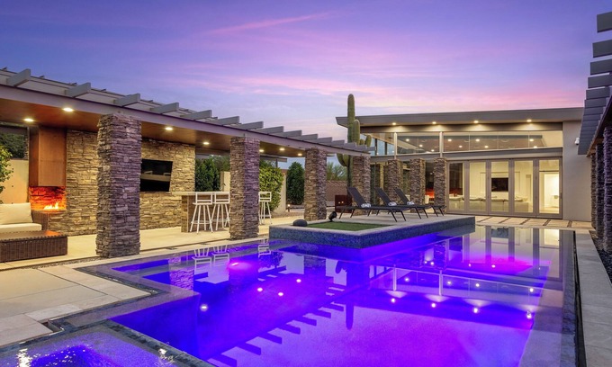 North Scottsdale Casa | WHISPERING WIND– NEW Luxury Scottsdale Villa w/Beach Entry Pool, Hot Tub, Games & More