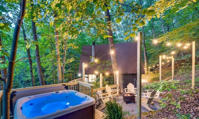 Shenandoah Cabina | Whispering woods Hot tub River access DogFriendly