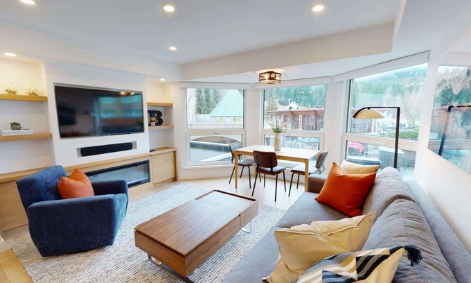 Blackcomb Hotel | Whistler - Le Chamois - 1 Bedroom #215