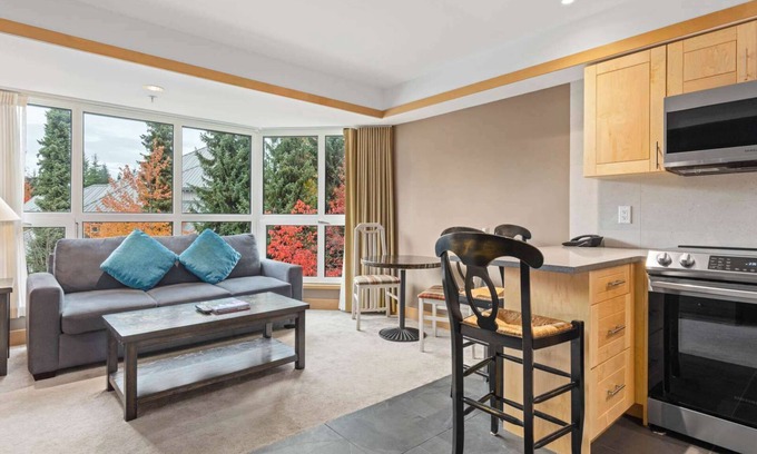 Blackcomb Hotel | Whistler - Le Chamois - 1 Bedroom #311