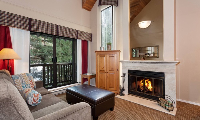 Upper Village Condominio | Whistler Two Bed Townhome a pasos de los remontes y el pueblo. Mejor ubicacion