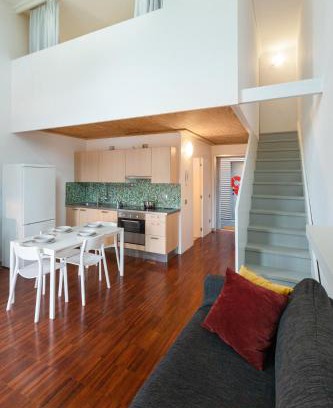 Crescenzago Apartamento | White and Brown Exclusive Loft With Terrace - Free Parking - M2 station