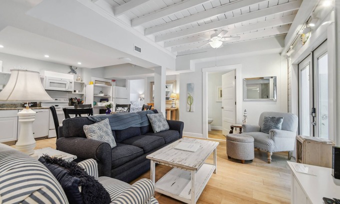 Clearwater Beach Cabaña | The Mermaid Cottage - Pasos a la playa de arena blanca