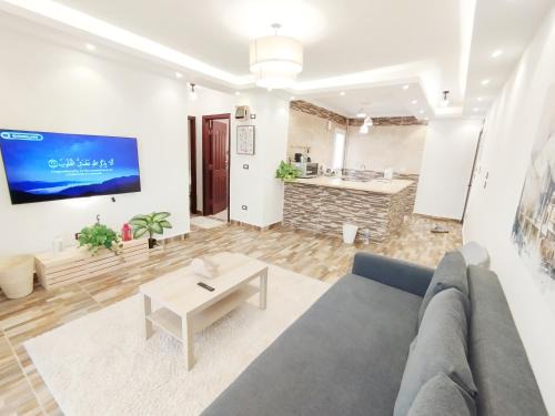 Madinaty Apartamento | white Bear royal