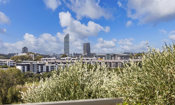 Northcote Casa | White Beauty in the North Shore Retreat- Sky TV