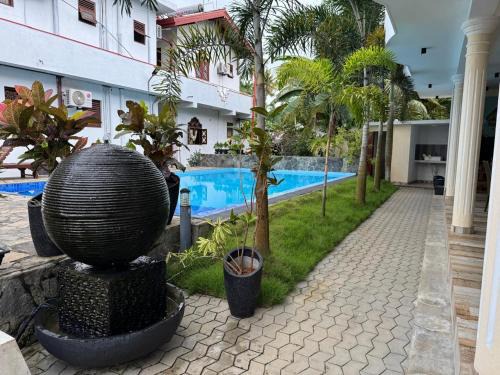 Hettimulla Hotel | White Elephant Villa & Restaurant