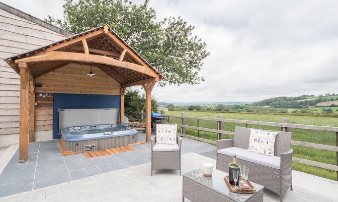 Cwmffrwd Cabaña | White Fields Cottage, Carmarthen
