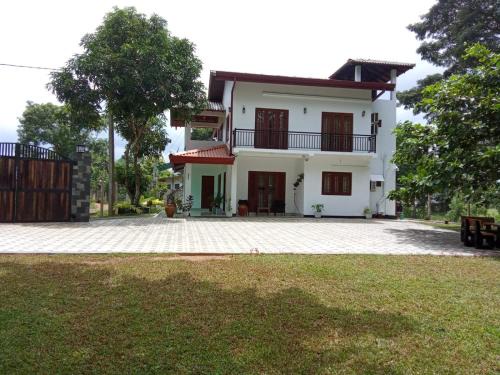 Maspotha Casa | White House Family Stay