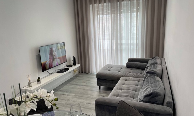 Carvoeira Apartamento | White House