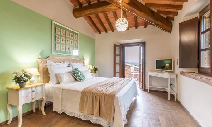 Monteroni d'Arbia Apartamento | "White Lily overlooking Siena"