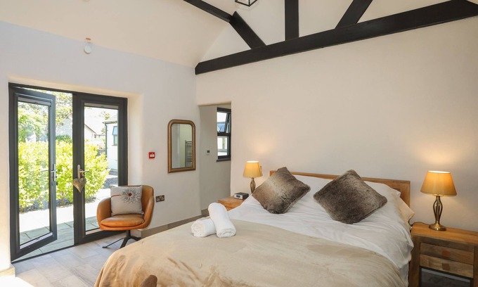 Newborough Cabaña | WHITE LODGE COTTAGE, pet friendly in Niwbwrch (Newborough)