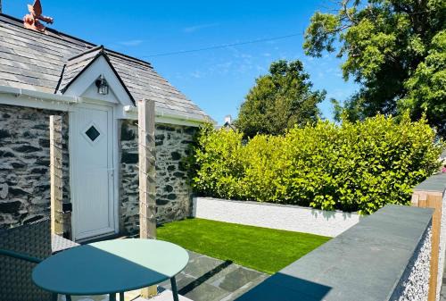 Newborough Casa | White Mermaid Cottage Anglesey Holidays