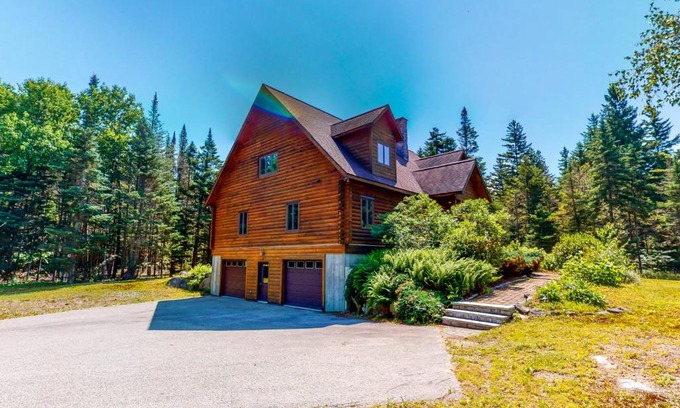Twin Mountain Casa | White Mountain Log Home