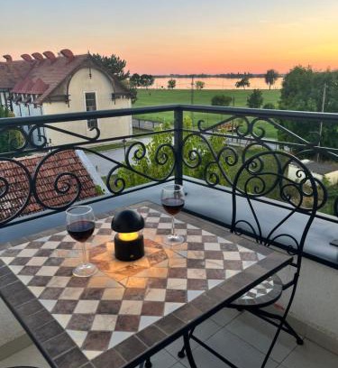 Palic Apartamento | White Palace