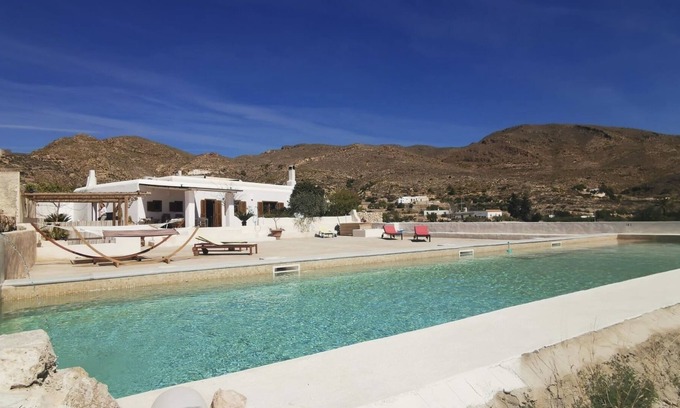 Nijar Casa | White Pearl