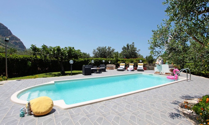 Castelluzzo Casa | White Pearl Holiday House, PRIVATE POOL, FREE WI-FI, all the conforts