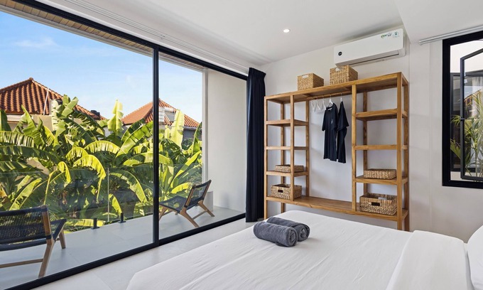 Seminyak Hotel | White Residence - Art & Boutique Suites