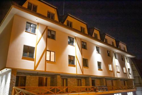 Kopaonik Apartamento | White River Brzece - Kopaonik 50m from Gondola - Free parking
