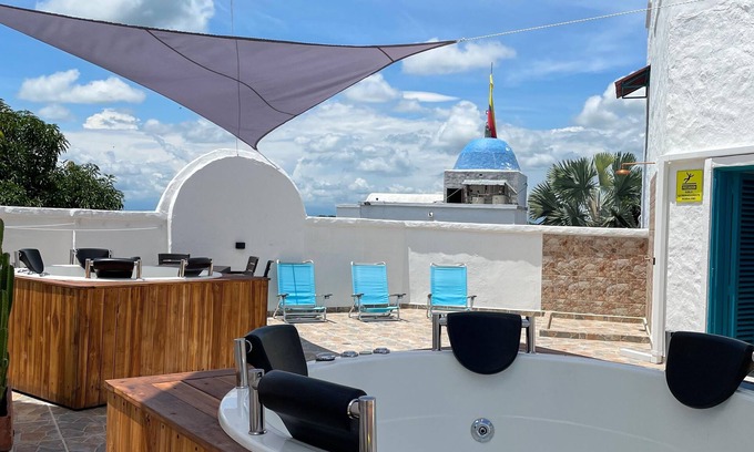 Puerto Triunfo Cabina | Plaza blanca