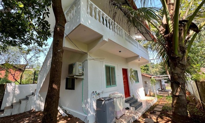 SBI Colony Apartamento | White Studio in the woods