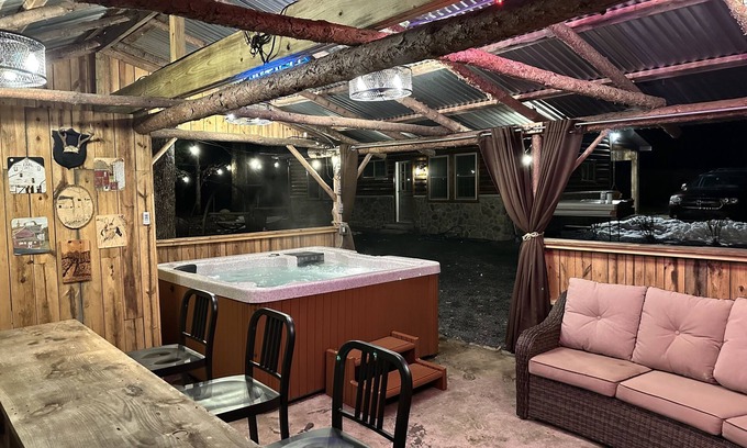 Canadensis Casa | White-Tail Lodge Relaxing, Secluded, Quiet
