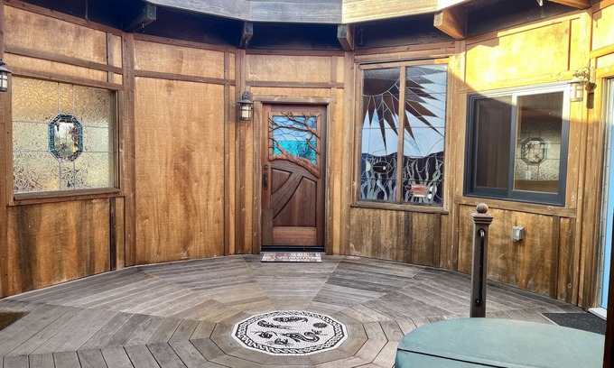 Caspar Casa | White water ocean views, starry night skies, hot tub, and more!