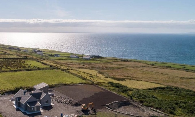 Doolin Cabaña | White Waves Cottage, Doolin