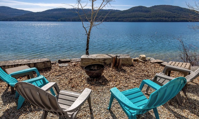Whitefish Casa | Whitefish Lakefront Cabin w/ Private Beach & Dock, Private Apt & Hot Tub