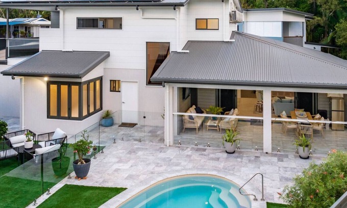 Agnes Water Casa | Whitehaven - 4 BR w/ Pool - 2 Mins to Beach