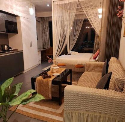 Noida Apartamento | Whiteluxe - 42nd floor river front apartment