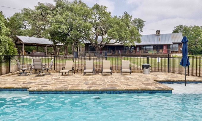 San Marcos Casa | Whitetail Oaks - Charming Farmhouse on 34 Private Acres w/Private Pool