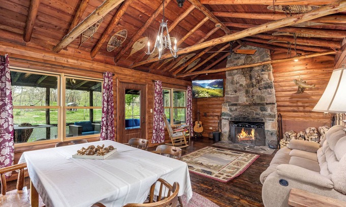 St Croix Falls Cabina | Increíblemente encantador Log Cabin en el agua!