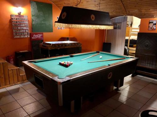 Kerepesdulo Apartamento | whole basemenet former pub4 stag do/hen party