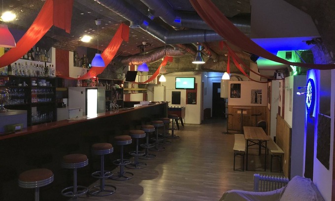 Palace District Apartamento | Pub1 sótano entero para despedidas de soltero / 26personas