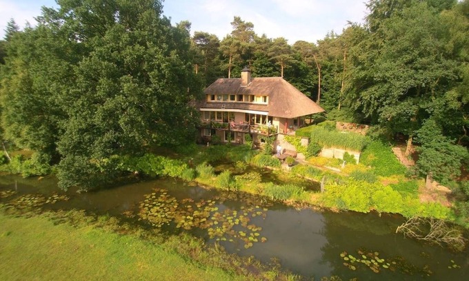 Municipality of Ommen Villa | Casa de campo completa, situada en un entorno natural con vistas a los prados.