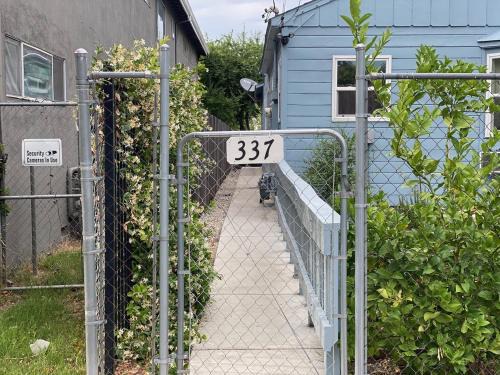 Old North Sacramento Casa | WHOLE Family - Barrette