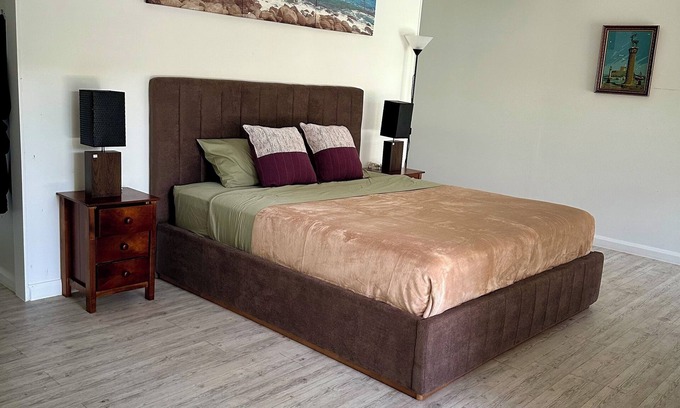 Gold Coast Casa | Whole Groud Floor of A double story house 3 bedrooms 1 bathroom