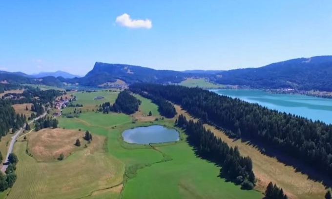Les Charbonnieres Casa | Whole house 2 self-contained apartments 5 beds 5 parking 3 lakes Vallée de Joux