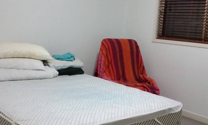 Abbotsford Casa | Habitación con baño en su propio piso a solo 12 minutos del distrito financiero