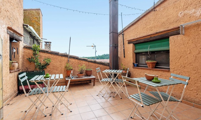 Rojals Casa | Casa vacaciones completa 'Cal Tous' con vistas a la montaña, terraza compartida y Wi-Fi