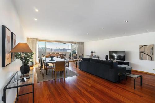 Leixões Apartamento | WHome Penthouse Luxe - Views, Terrace & Parking