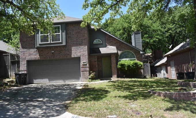 Ederville Casa | Why rent a hotel room when you can rent a home 7.9 miles from Globe Field