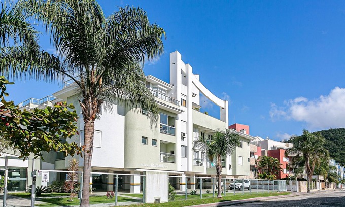 Ingleses Norte Apartamento | WI-FI 200MB | 400m from Ingleses Beach #IA10