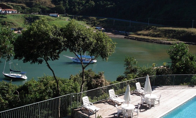 Caieira Apartamento | Apartamento grande, confortable, con balcón, vistas al mar y bien situado