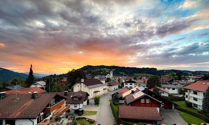 Oberstaufen Apartamento | Wie ein Adlerhorst Thront die Ferienwohnung Giebelblick D Hoch Über den Dächern