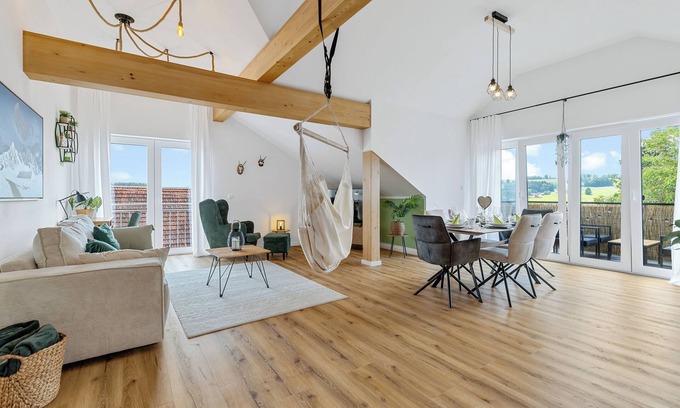 Altusried Apartamento | WIESEN.glück - Allgäuer Bergidyll Charmante Dachwohnung mit Bergblick