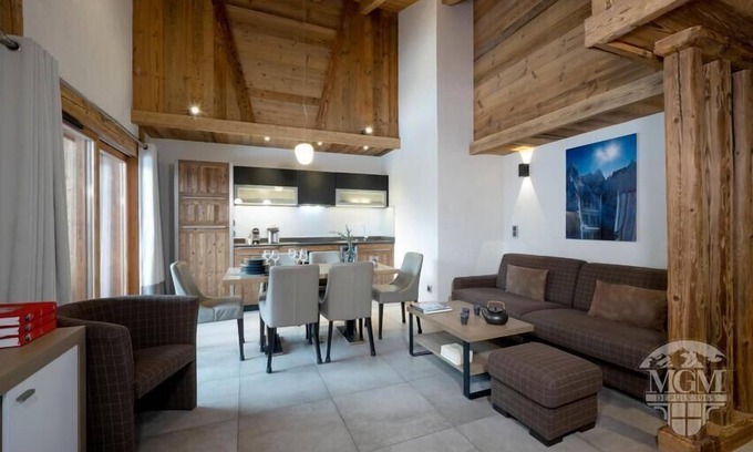 Chamonix City Centre Apartamento | Wifi, 50m de los comercios, fitness, piscina, balcón, parking, tv, local para esquís, 60m², Chamonix