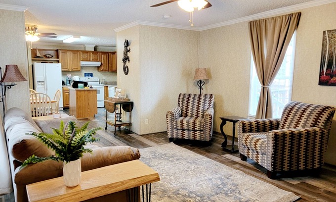 Henrico Casa | WiFi & Dog Friendly ~ Lake Gaston