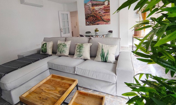 Almeria Centro Apartamento | Wifi, dos dormitorios con a/a reformada en 2021.