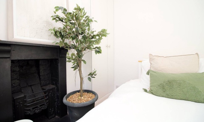 Roath Casa | WiFi | Parking | 4 Guests